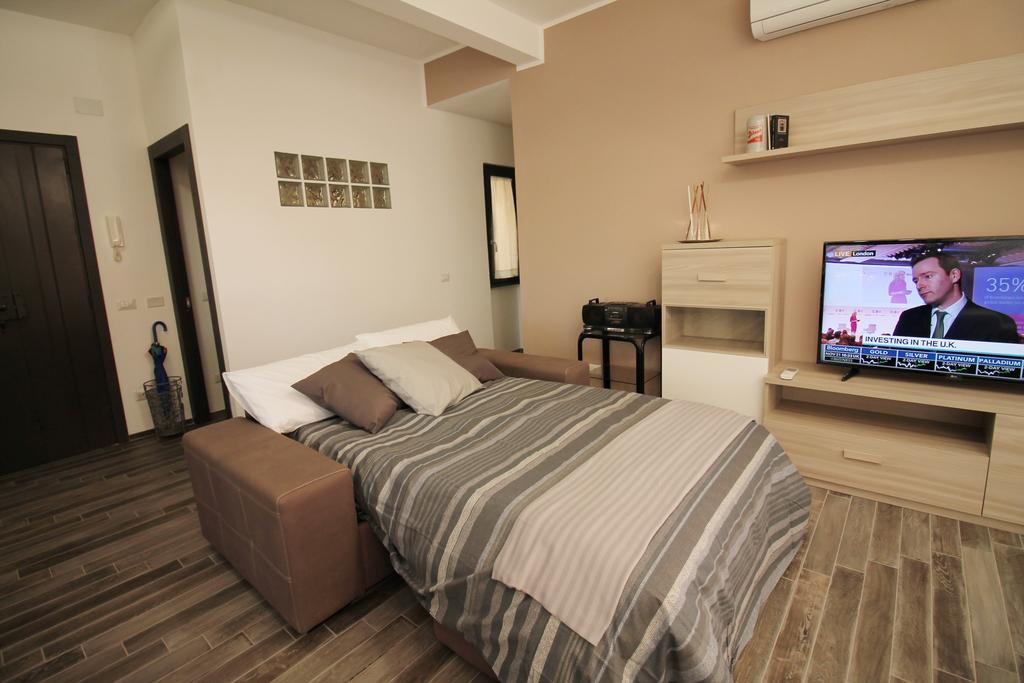 Eur Bright Spacious Terraced Apartment With Private Parking Only For Small Cars Roma Eksteriør bilde