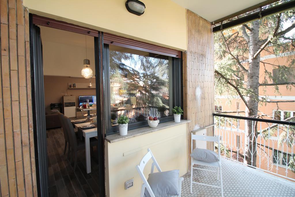 Eur Bright Spacious Terraced Apartment With Private Parking Only For Small Cars Roma Eksteriør bilde