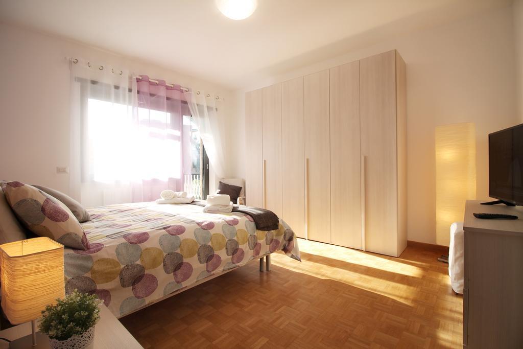 Eur Bright Spacious Terraced Apartment With Private Parking Only For Small Cars Roma Eksteriør bilde