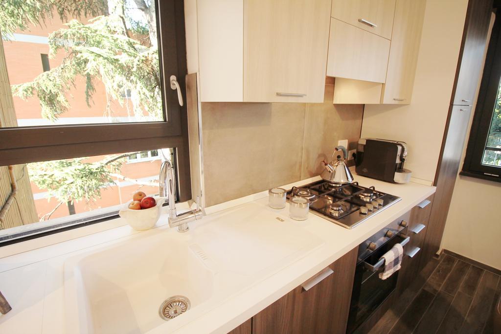 Eur Bright Spacious Terraced Apartment With Private Parking Only For Small Cars Roma Eksteriør bilde