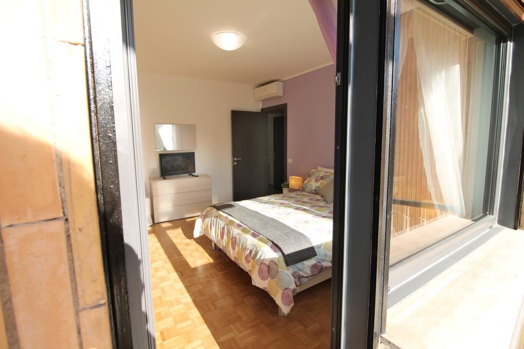 Eur Bright Spacious Terraced Apartment With Private Parking Only For Small Cars Roma Eksteriør bilde